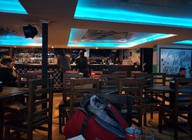 Live Social Bar