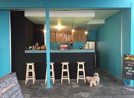 Salty Dog’s Beach Bar & Resto