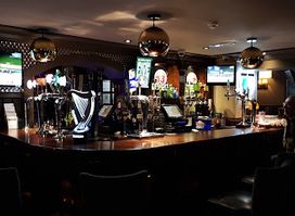 Hagan's Bar & Bar Bella
