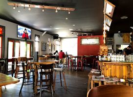 Station Bar & Woodfired Pizza