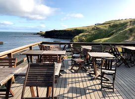 Fjöruhúsið café