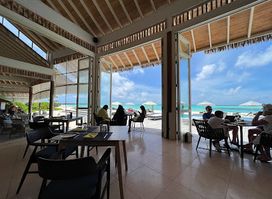 Velaa Bar & Grill