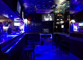 Azzurro Arcade Rock Pub