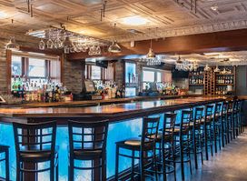 Big Fish Lounge at Alice's
