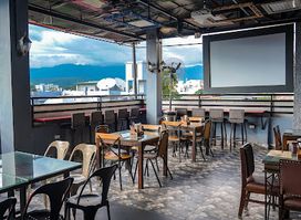 Zion Bar And Lounge