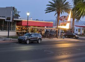 Maxx's Food & Drink