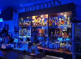 Bottom's Pub