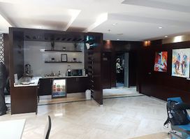 Pearl Lounge