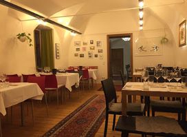 Zum echten Leben - Kaffeehaus & Weinbar