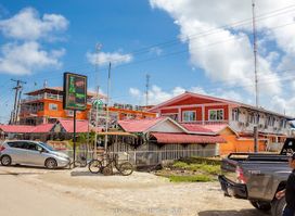 Xenon Hotel and Bar