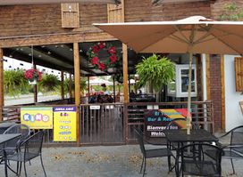 El Trapiche Bar & Restaurant