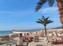 Makai Beach Bar