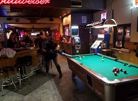 Happy Days Liquors / Butch's Bar