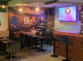 Vintage Bar & Cafe