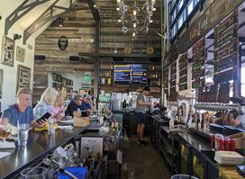 Muck & Fuss Craft Beer and Burgers