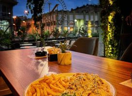 Nana Restoran