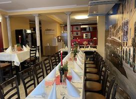 La Piazza Bar & Bistro