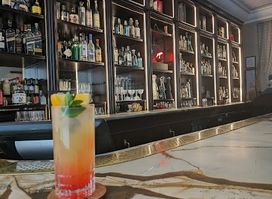 Bar Four Seasons
