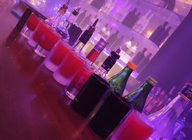 Max’s Bar