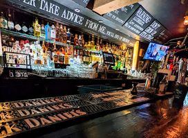 Mad Hatter Pub
