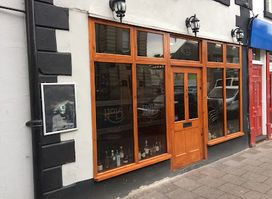 No 15, Gin bar