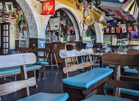 Dirty Nellie's Irish Pub