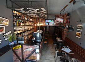 Old Cars Pub