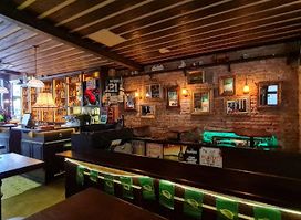 The Erin's Flag Irish Pub