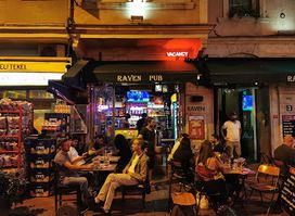 Raven Bar