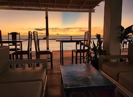 The Hive Bar & Lounge
