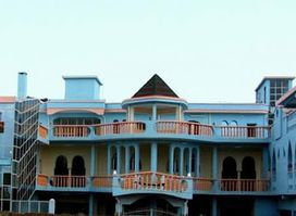 Tsegay Tilyan Hotel and Bar