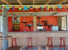 Cherry Reggage Bar&Grill