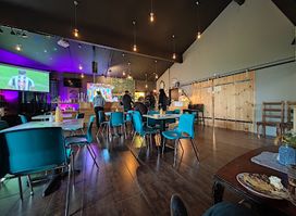 Tehúsið - Café, Bar, Guesthouse & Hostel
