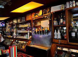 Lakers Inn Bar
