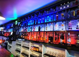 ComeCocos Rock and Game Bar