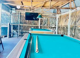 D Plus Bar & Lounge