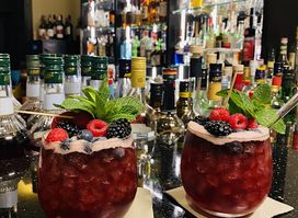 Bettys Bar & Lounge