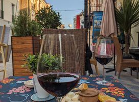 Kviti (Wine Bar&Shop)