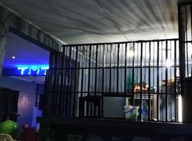 MAIN DANS LA MAIN BAR