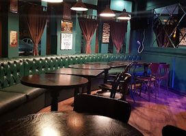 Charlie's Pub