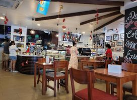 Moments Cafe