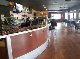 Lake White Club Bar&Grill