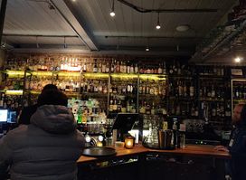 Bakgården Bar