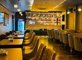 Highway 100 - Restaurant & Lounge