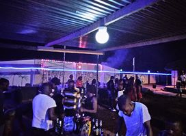Shaz pub & Grill
