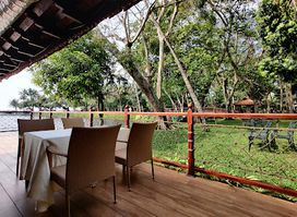 Vembanad, Kumarakom Lake Resort