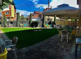 Garden Lounge
