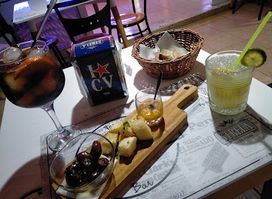 Picoteo Tapas Bar