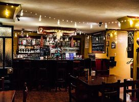 Zarza Brewing Co., Loja