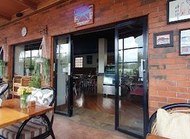 Jib's Café Bistro